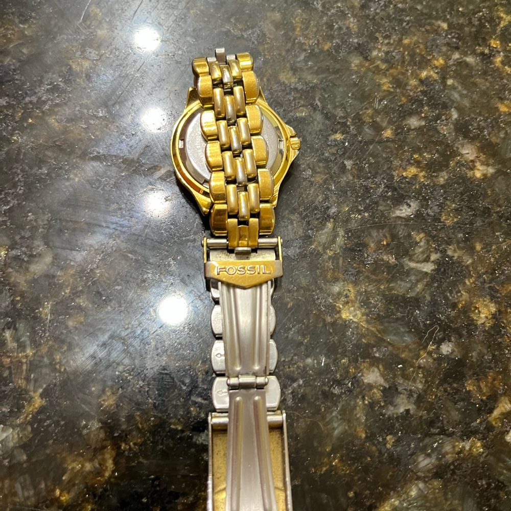 Fossil watch needs battery